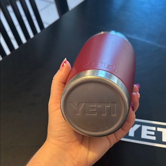 YETI Rambler - Picture 3 of 6